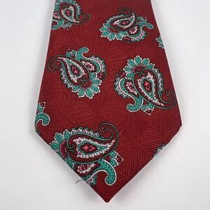 Wembley Red Paisley Design Silk Pointed‎ Classic Necktie Tie
